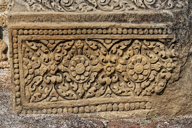 Prasat Sikhoraphum-MAR15-041